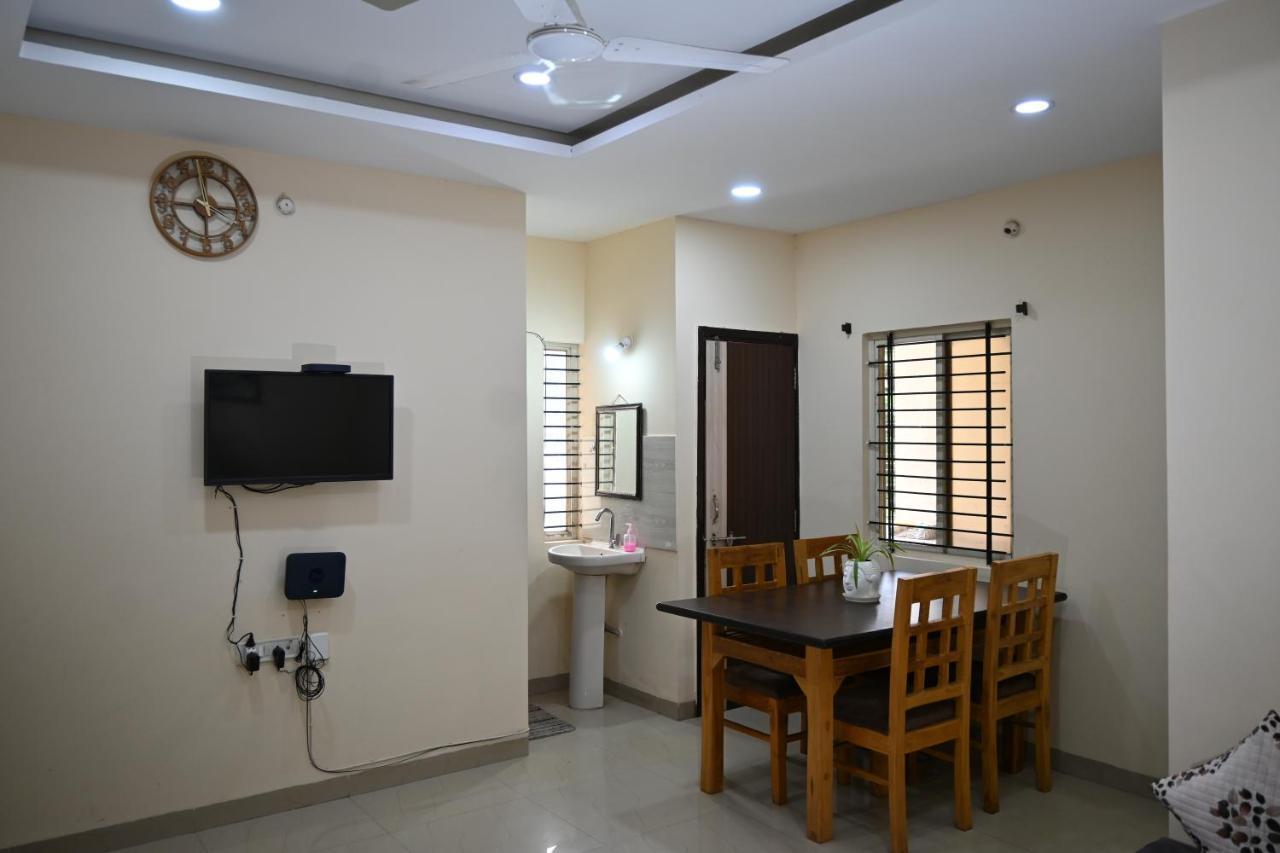 Staeg Heart Of City 2Bhk - 201 Indore Eksteriør bilde